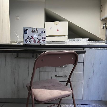 Budget Private Room In The Center Atenas Exterior foto