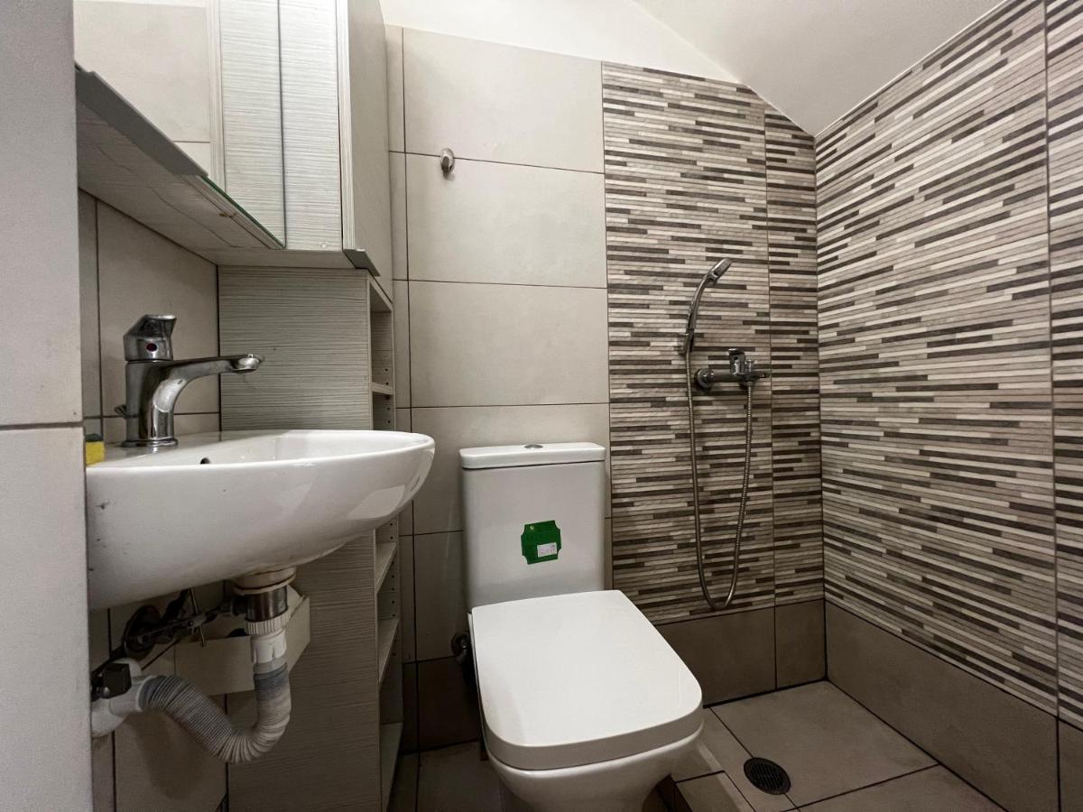 Budget Private Room In The Center Atenas Exterior foto